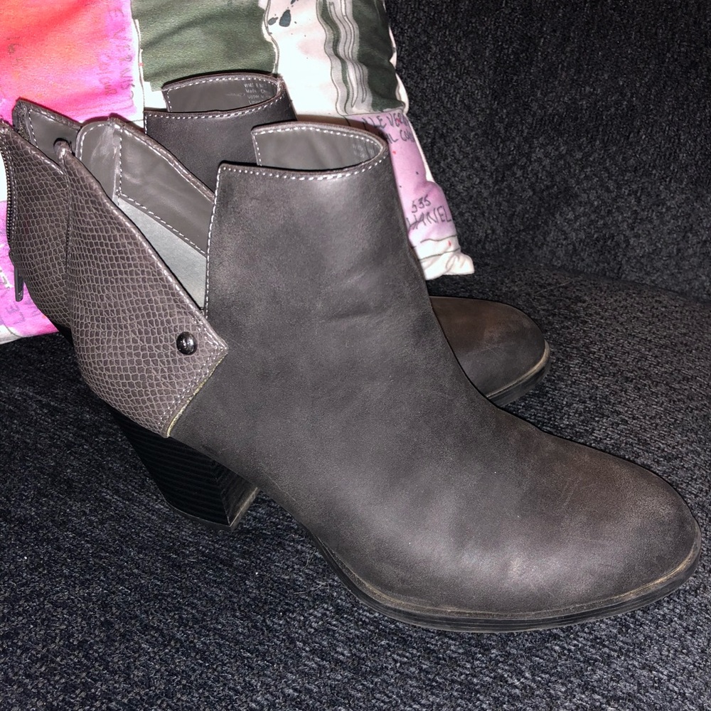 Vera Wang Gray Booties